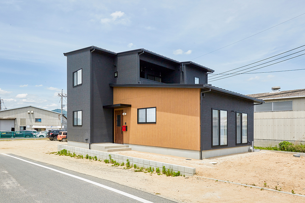 施工例カテゴリー 外観 黒系 ひのき住宅 岡山 倉敷で注文住宅 分譲住宅 土地のことならひのき住宅